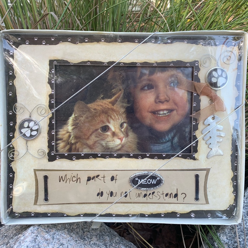 4”x6” picture frame. Cat-themed with paw print edging and metallic fish bone.